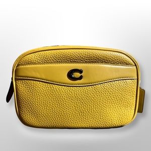 COACH | MARIGOLD PEBBLE GRAIN LEATHER CAMERA CROSSBODY BAG
